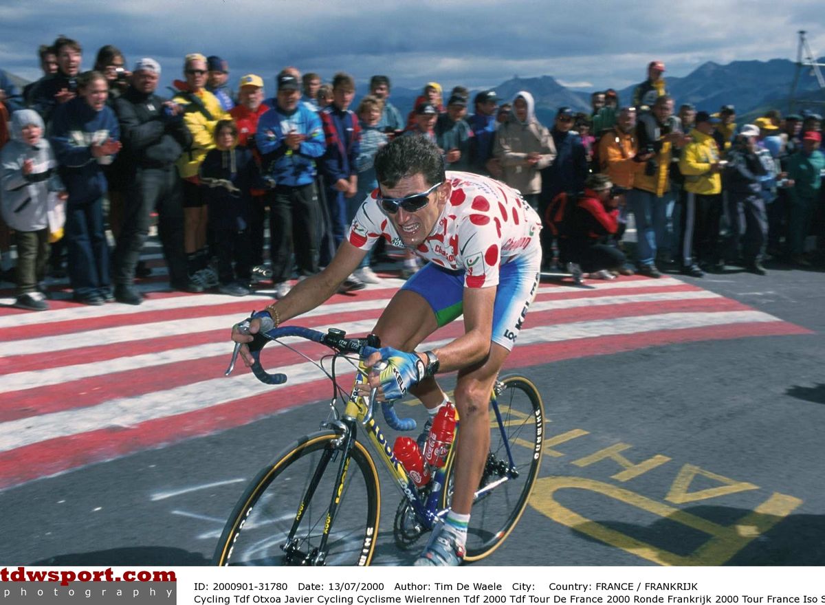 Javier Otxoa in the polka dot jersey on the 2000 Tour de France.