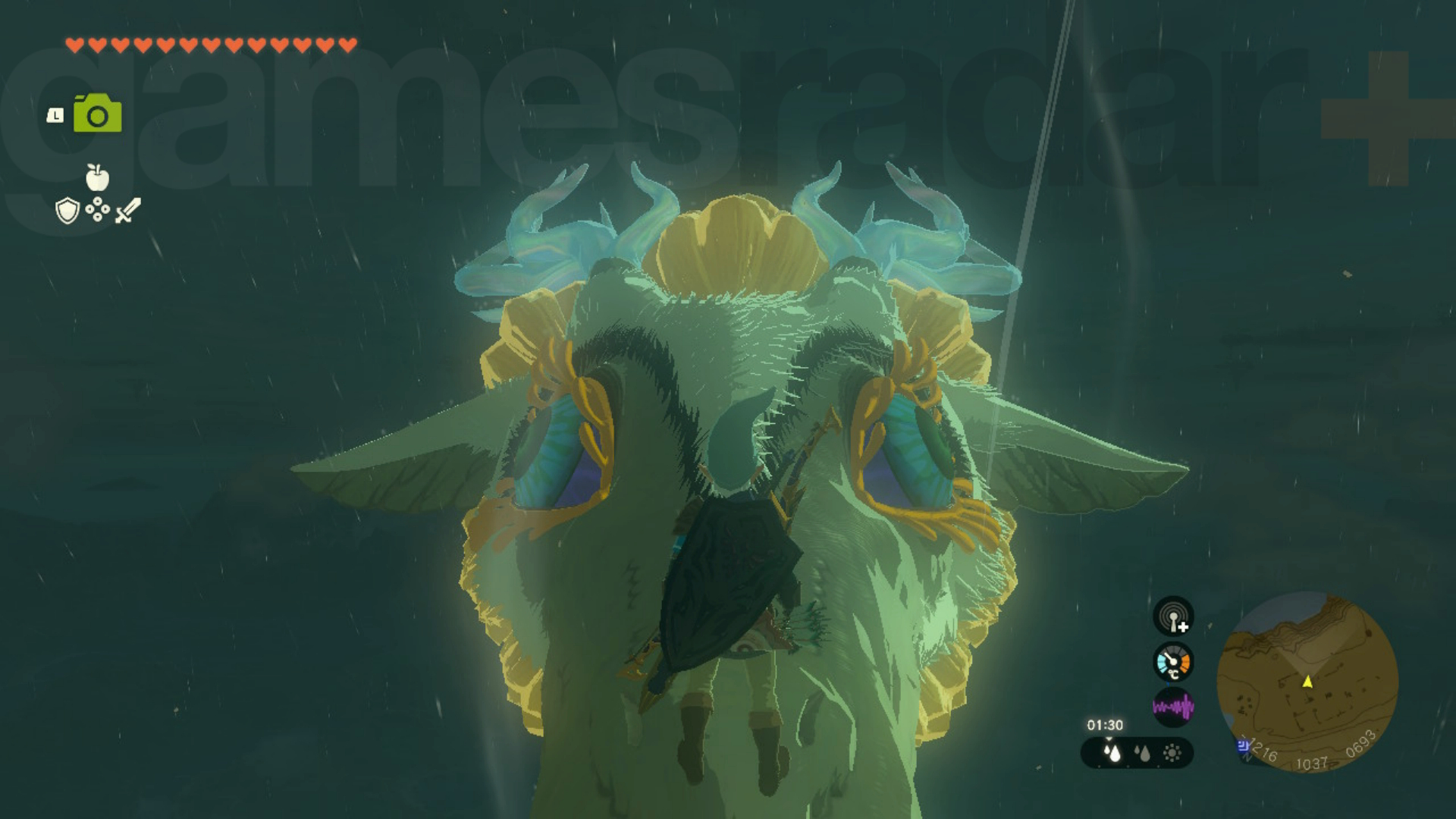 Link stoi na nosie Świetlnego Smoka w Zelda Tears of the Kingdom