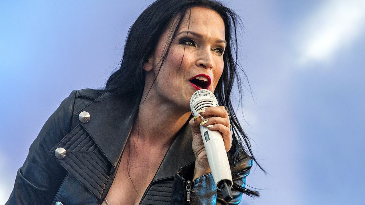 Tarja turunen 2023. Nightwish Тарья Турунен. Nightwish солистка бывшая. Тарья Турунен 2019. Тарья Турунен 2000.