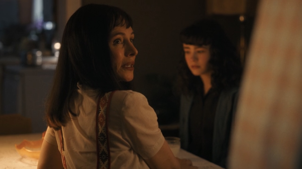 Mrs. Kersh talking to husband in front of Lilly in IT: Welcome to Derry Episode 5