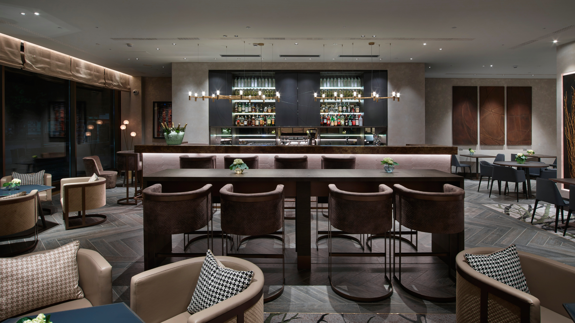 Hilton Milan bar area 