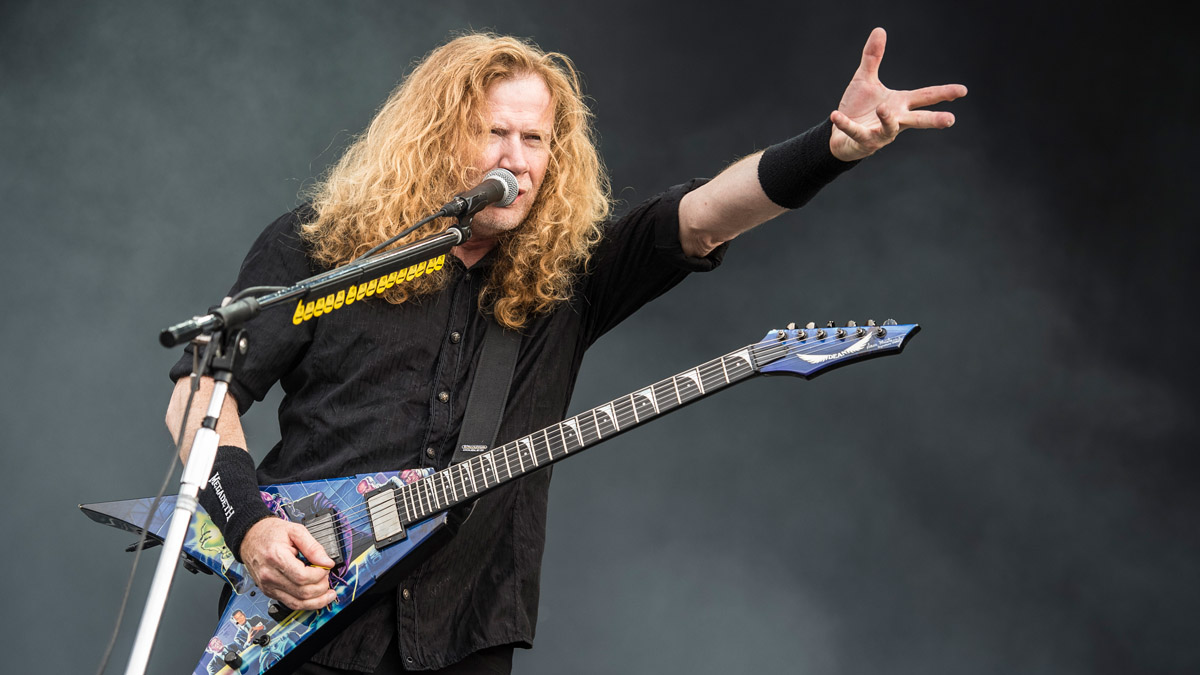 Megadeth tornado of souls. Dave Mustaine 2022. Гитары Megadeth. Дэйв Мастейн тату. Ньюстед и Дейв Мастейн.