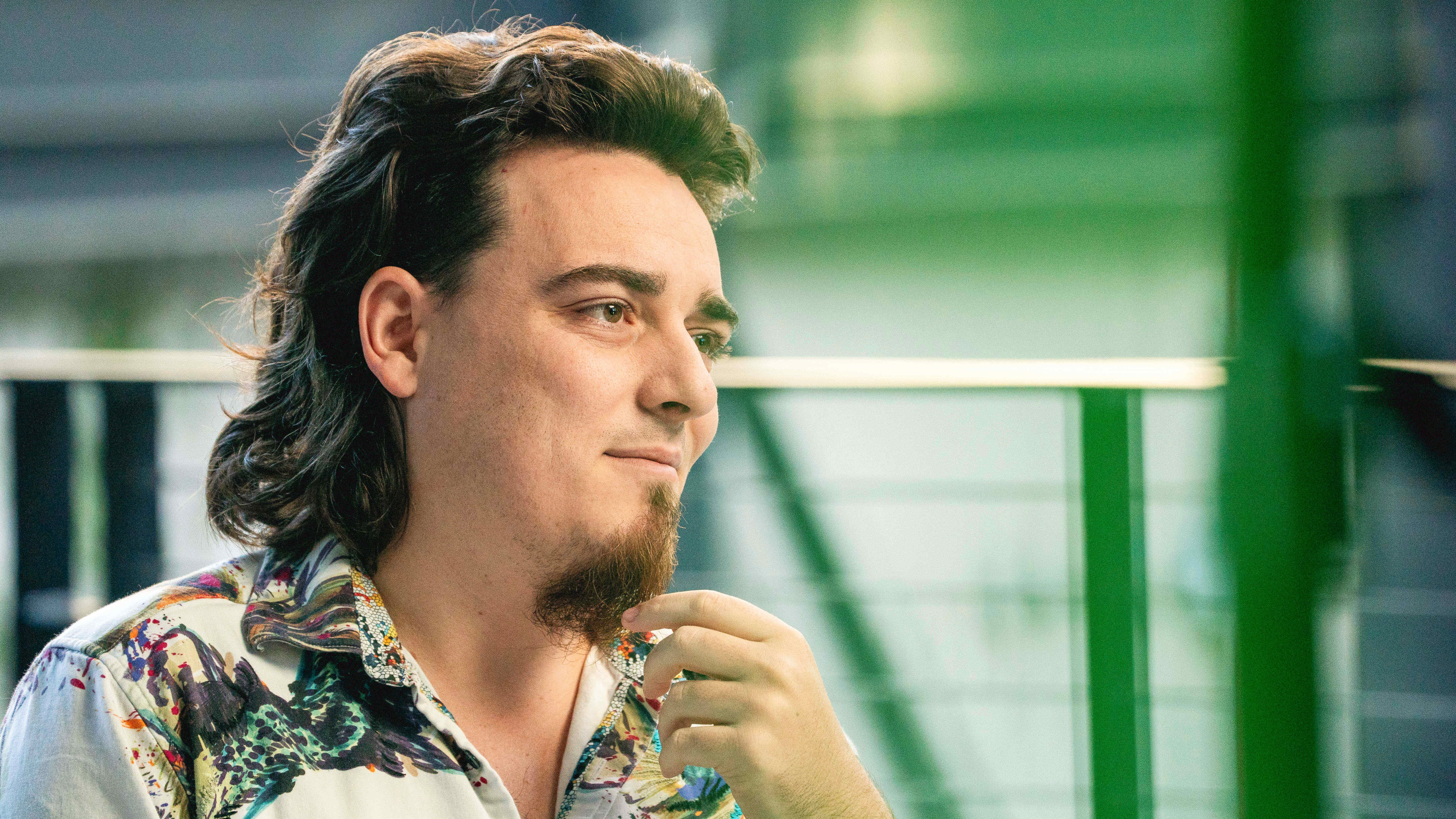 The trials of a billionaire Bond villain: Oculus founder Palmer Luckey sues after getting stuck in a car elevator in the mansion he bought just to store cars 