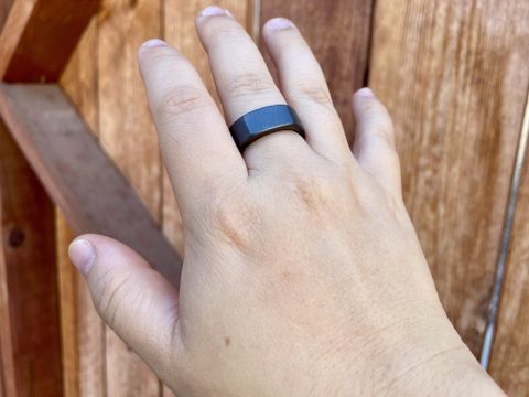 Oura Smart Ring Wear Finger