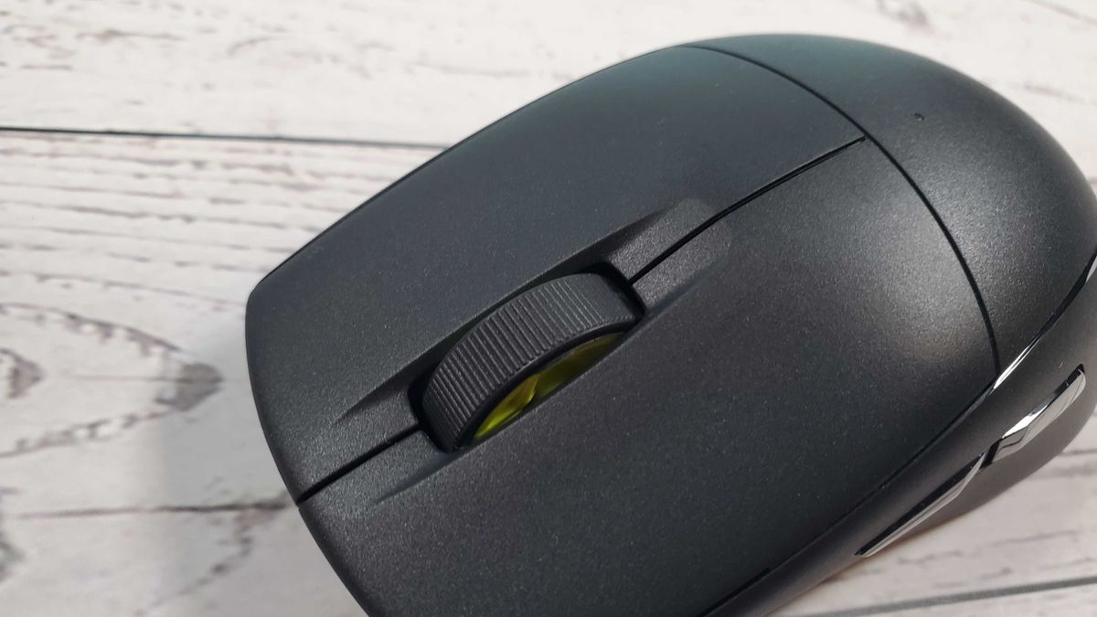 black gaming mouse