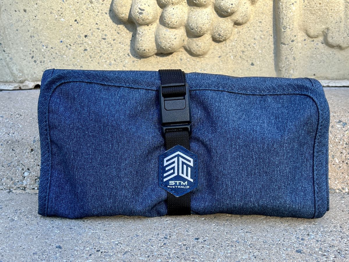 Stm Dapper Wrapper Slate Blue Front Closed