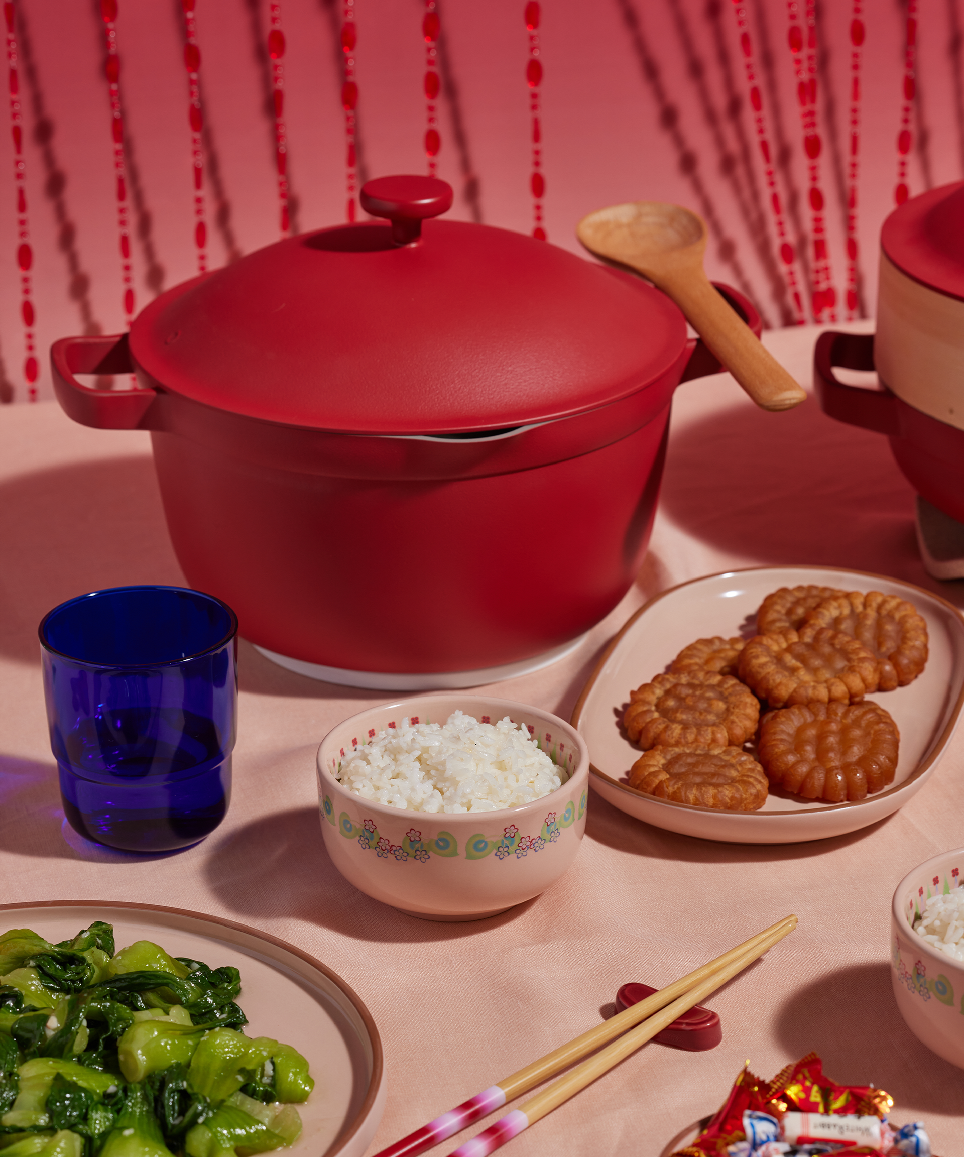 Koleksi Tahun Baru Imlek Place kami di pajangan merah