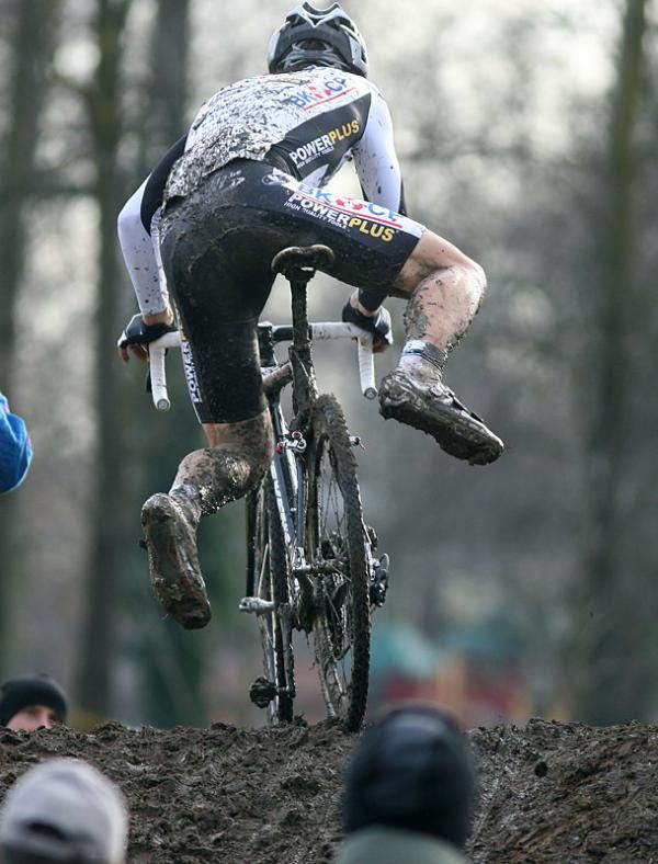 Enrico Franzoi (BKCP Powerplus) remounts.