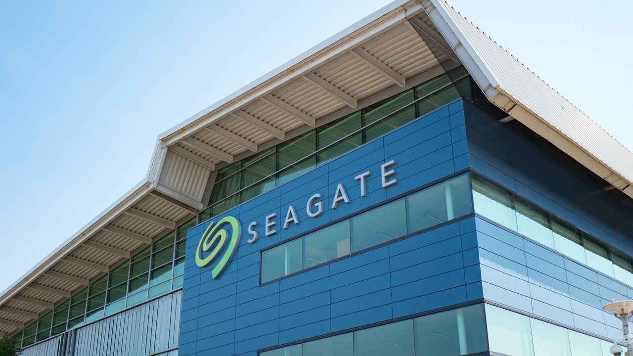 Seagate, 2027년 기록적인 50TB HDD 인증 시작 예정 — 대부분의 드라이브 2028년까지 매진 대표 이미지