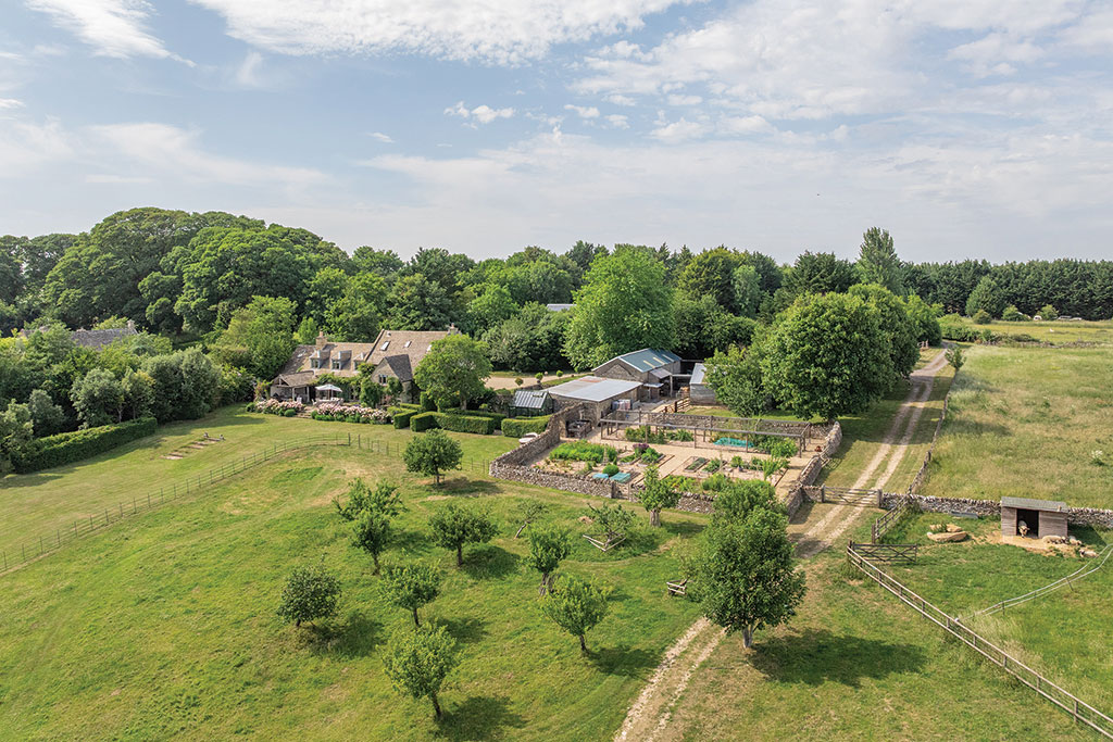 Smallholding for sale: Folly Farm, Cold Aston, Bourton-on-the-Water, Cheltenham, Gloucestershire.