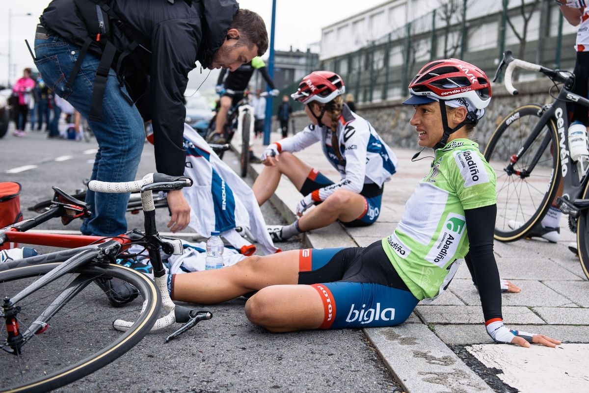 Ashleigh Moolman-Pasio (Cerv&eacute;lo Bigla) catches her breath - Emakumeen Bira 2016 Stage 4