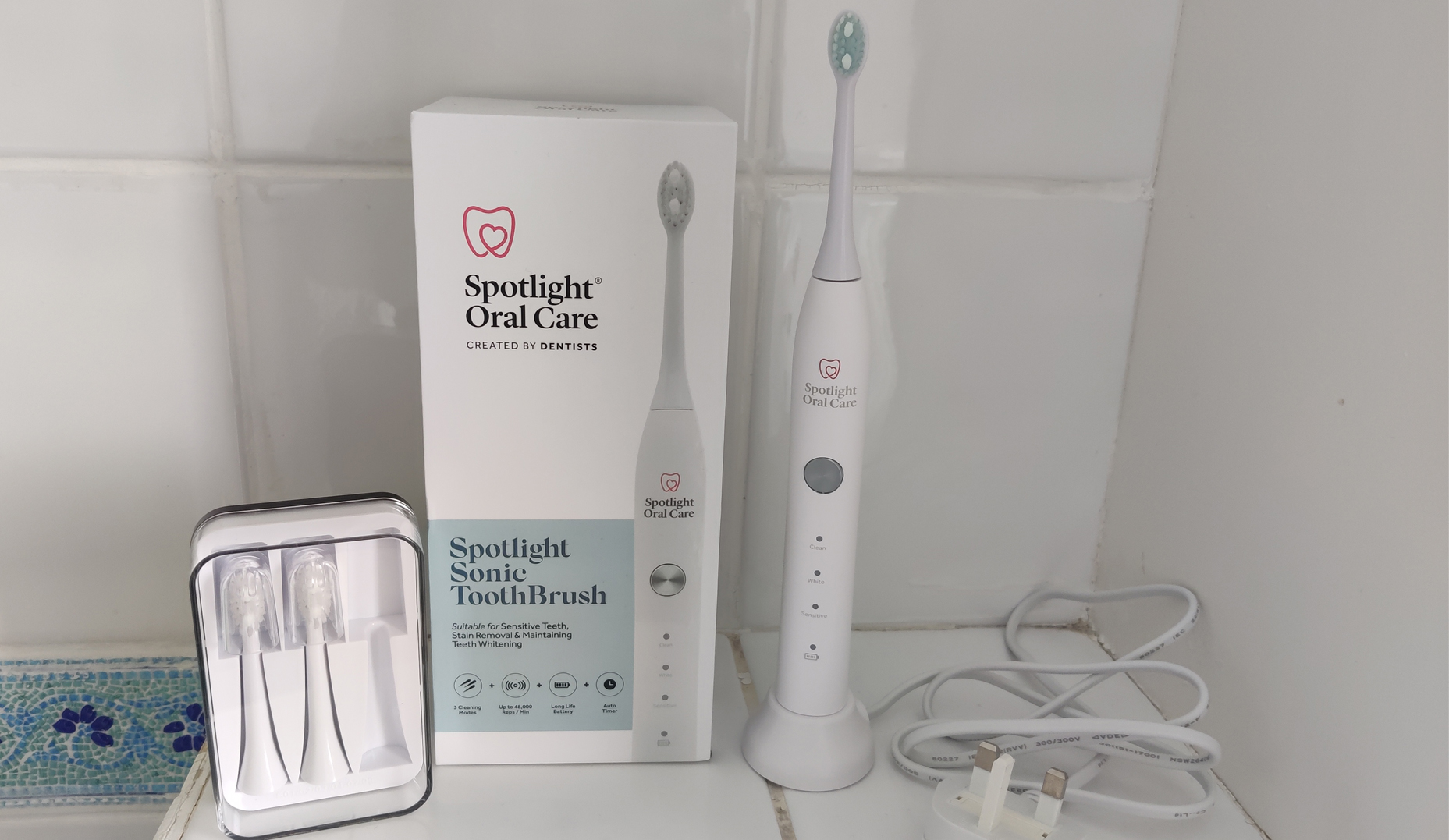 Spotlight oral care sonic toothbrush