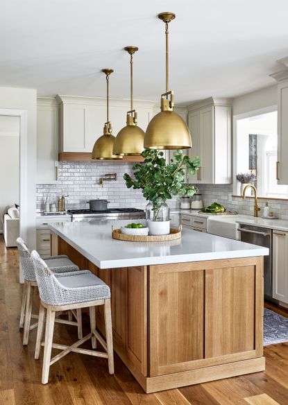 Should a kitchen island be the same height as the counters? | Homes ...