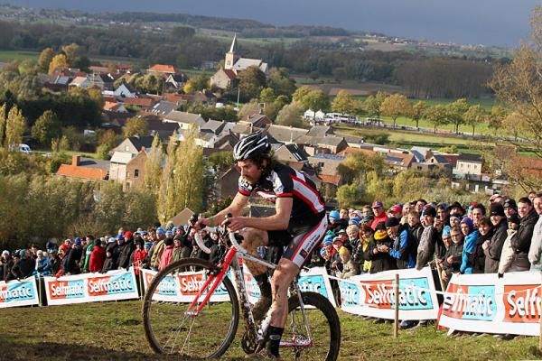 Alexander Revell tackles the Koppenbergcross parcours.
