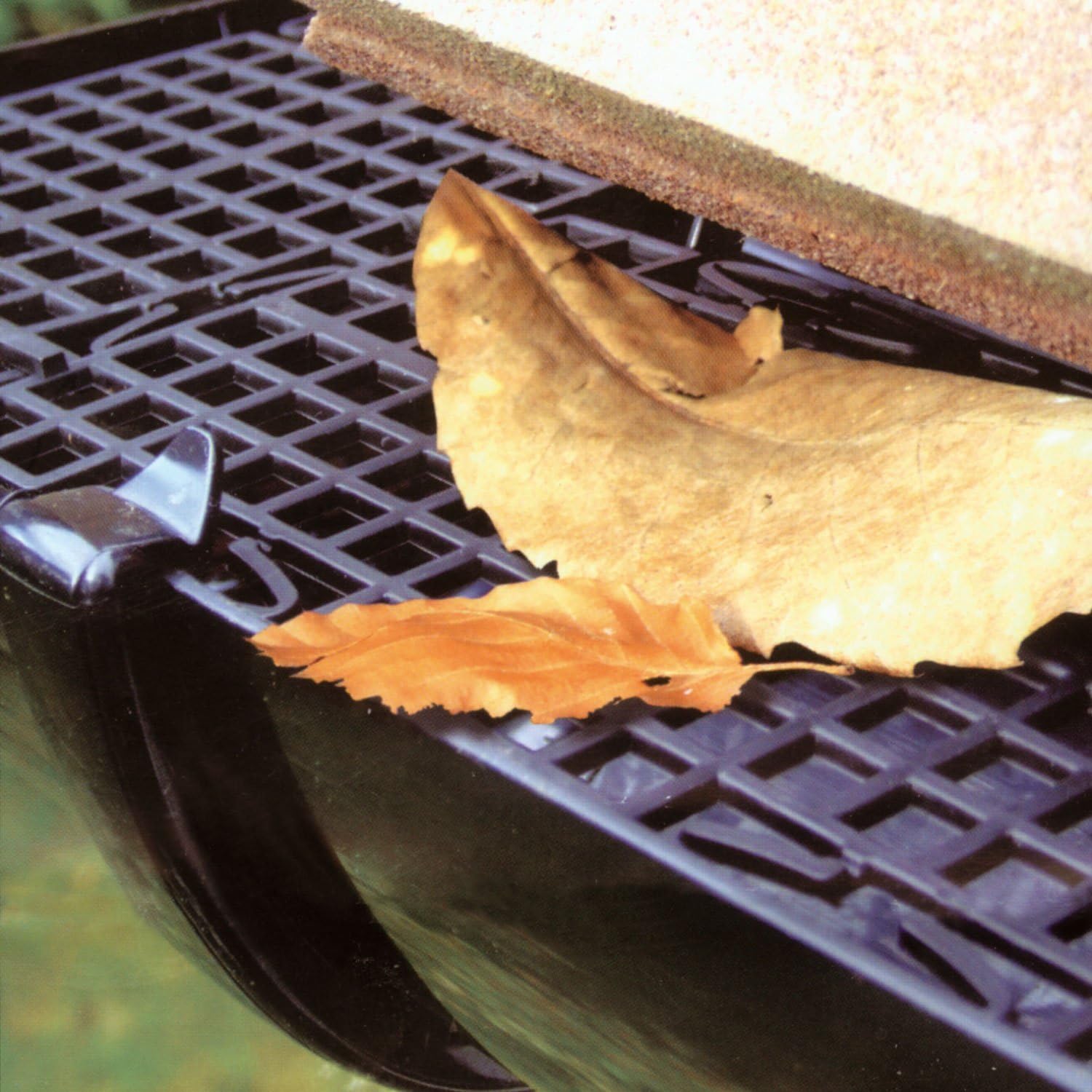 Parkland 5m Gutter Leaf Guard Protection System Mesh Roof Guttering Cover to Stop Leaf Moss &amp;amp; Debris Cloggs Blocks