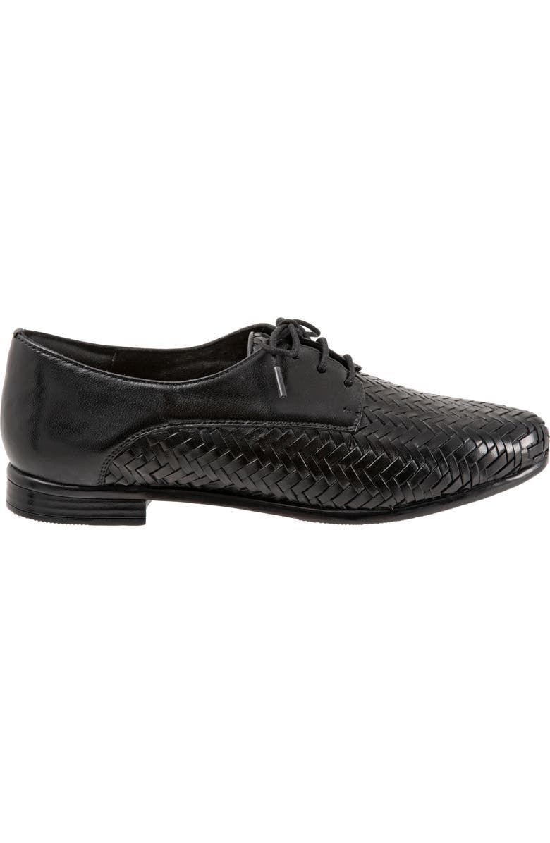 Lizzie Derby Flat