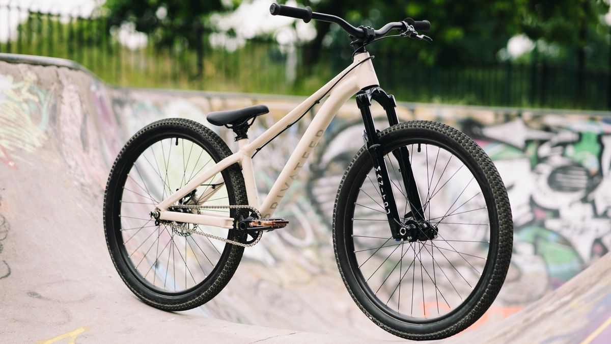 Privateer Bikes' nononsense DJ101 dirt jumper is ready to hit the trails Bike Perfect