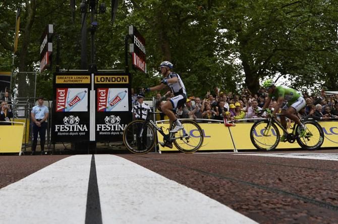 Kittel is the clear winner of the stage 3 sprint in London