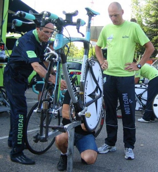 Backstedt inspecting his time trial bike.