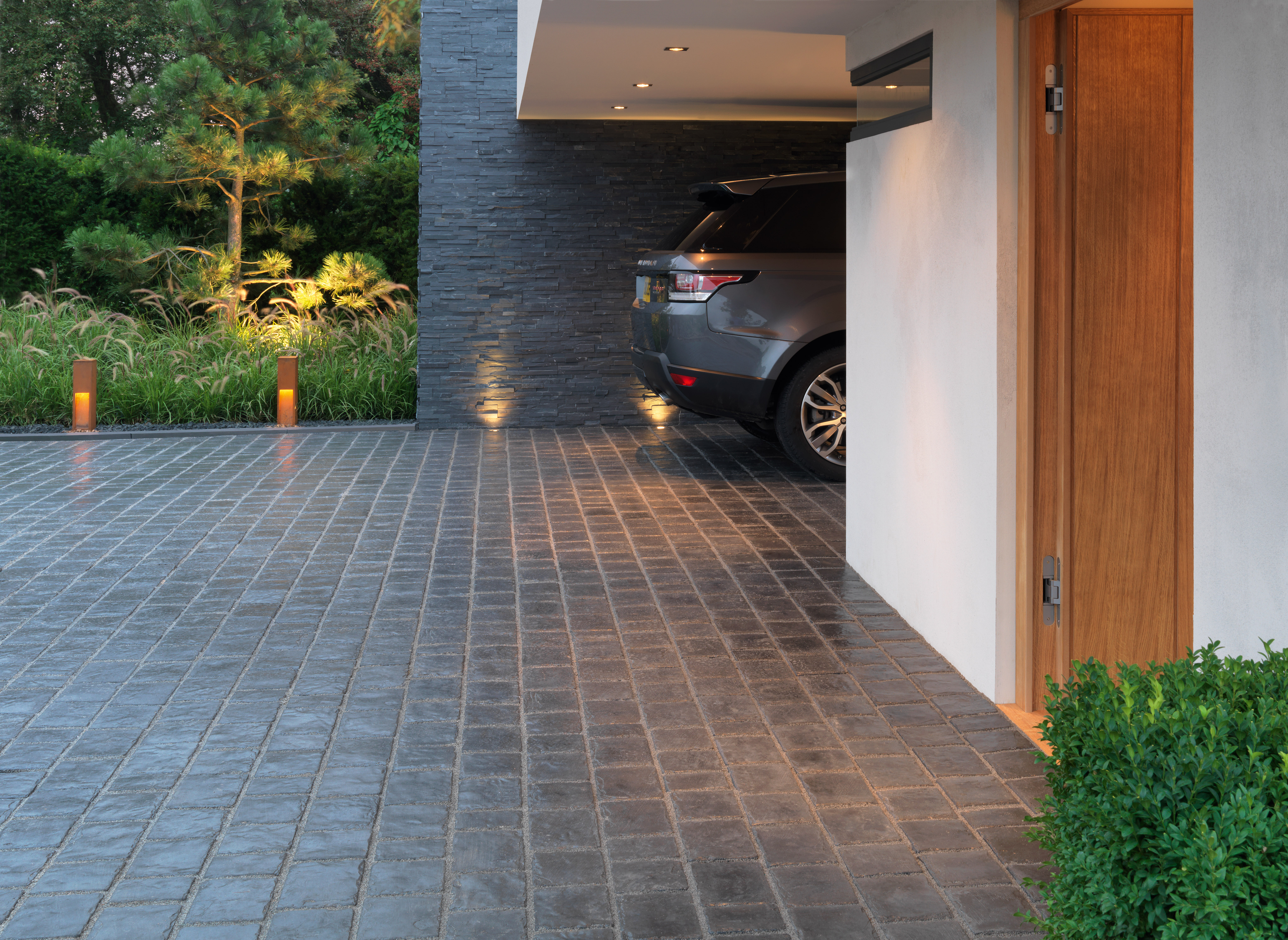 Block paving by Stonemarket in driveway