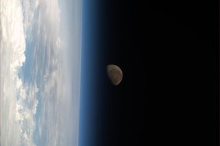 Koichi Wakata View From ISS: Moon Sets Over Earth