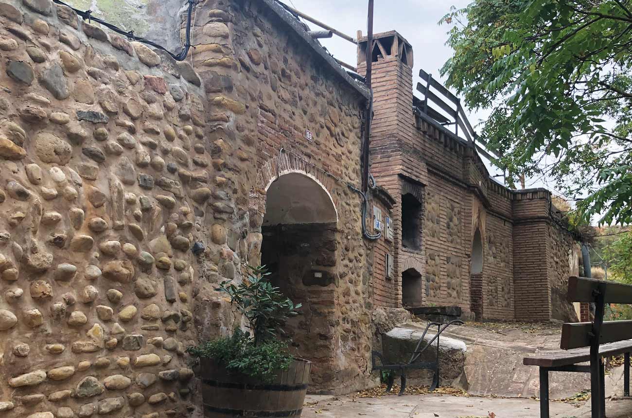 Part of the historic barrio de bodegas in Quel