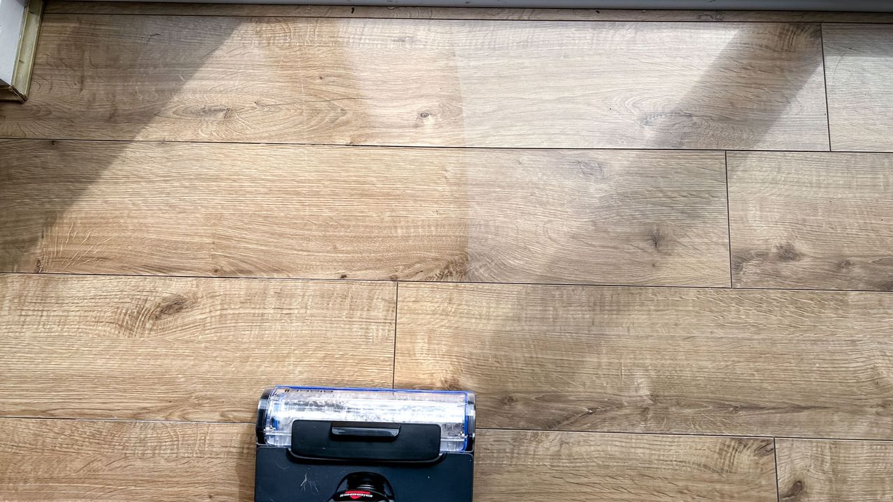 Bissell Crosswave Omnifind cleaning hard floors
