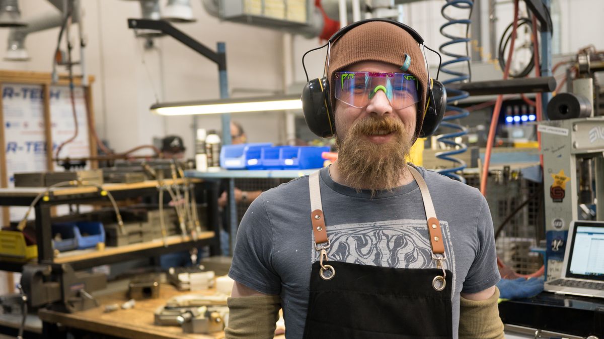 Enve composites assembler