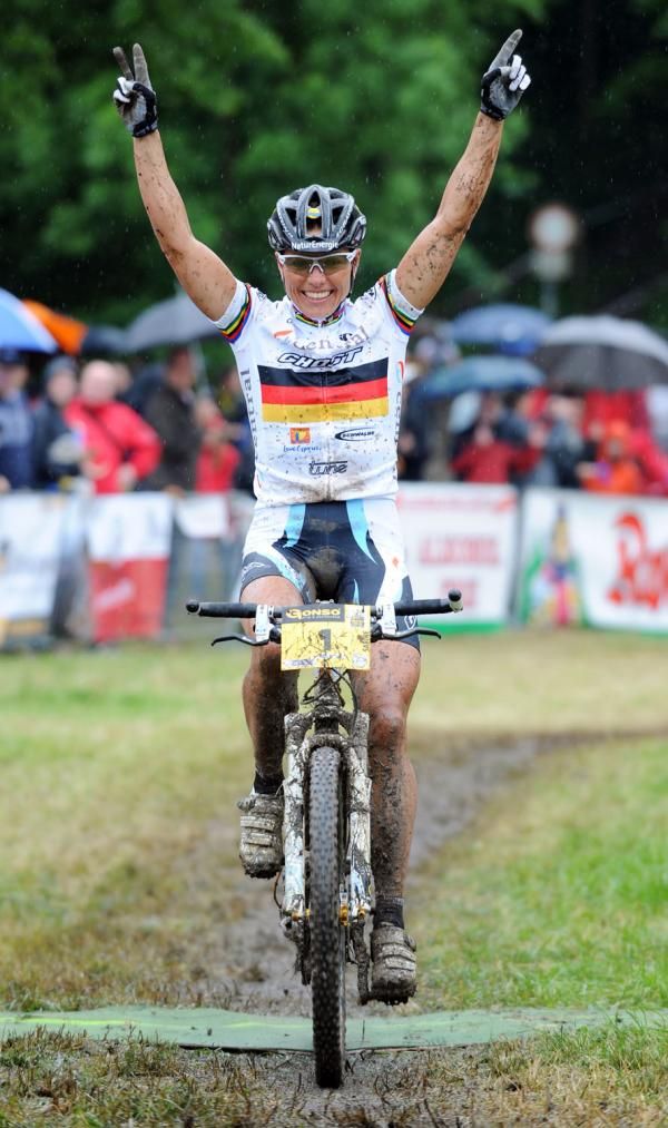 Sabine Spitz (Central Pro) takes her first victory of 2010.