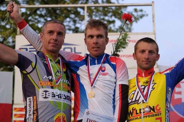 Slovakian podium: Pavol Polievka (Dukla Trencin Merida), Roman Bronis (CK Windoor's Pribram) and Peter Nagy.
