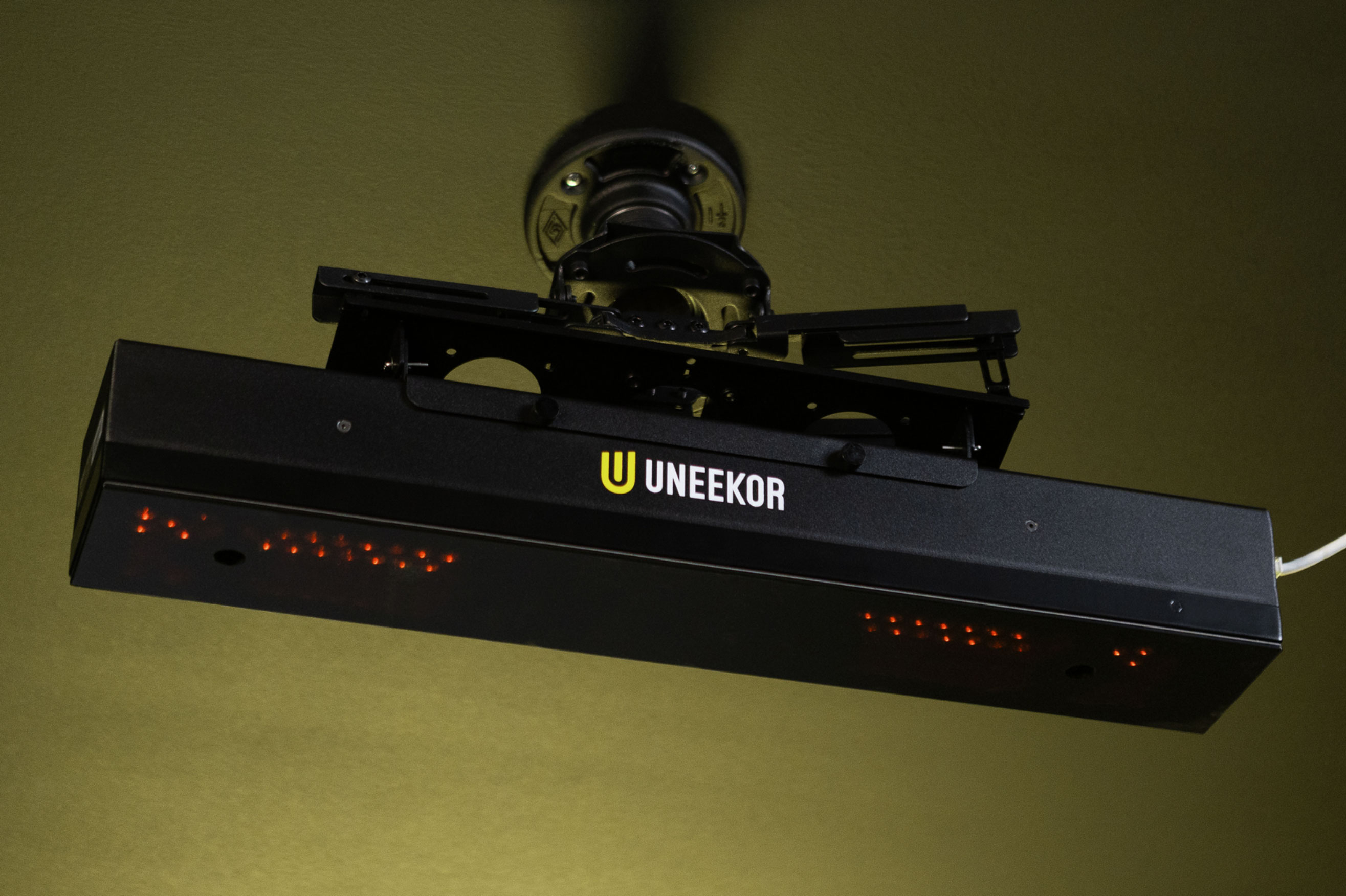 The overhead Eye XR launch monitor