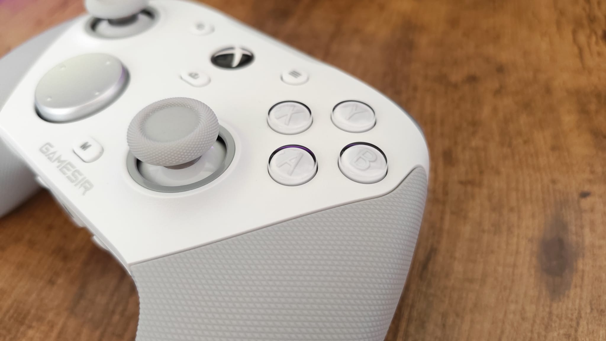 The right hand side of the GameSir G7 Pro