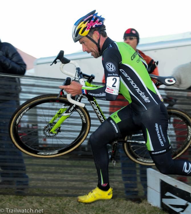 Tim Johnson (Cannondale) running the barriers