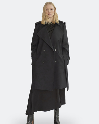 Henning overtrench in black