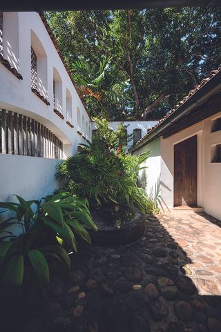 exterior detail of Ena de Silva house by Geoffrey Bawa in Sri Lanka