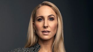 Nikki Glaser E! St. Louis