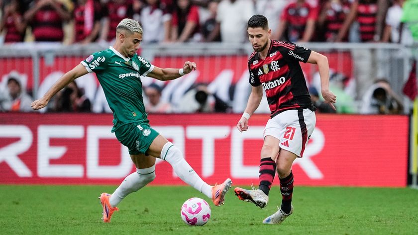 Flamengo&#039;s Jorginho passing the ball under pressure from Palmeiras&#039; Andreas Pereira ahead of the 2025 Copa Libertadores final