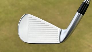 Photo of the Srixon ZXi7 Iron face