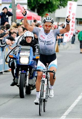 Svein Tuft (SpiderTech p/b C10) celebrates his victory in the final stage of the Tour de Beauce.