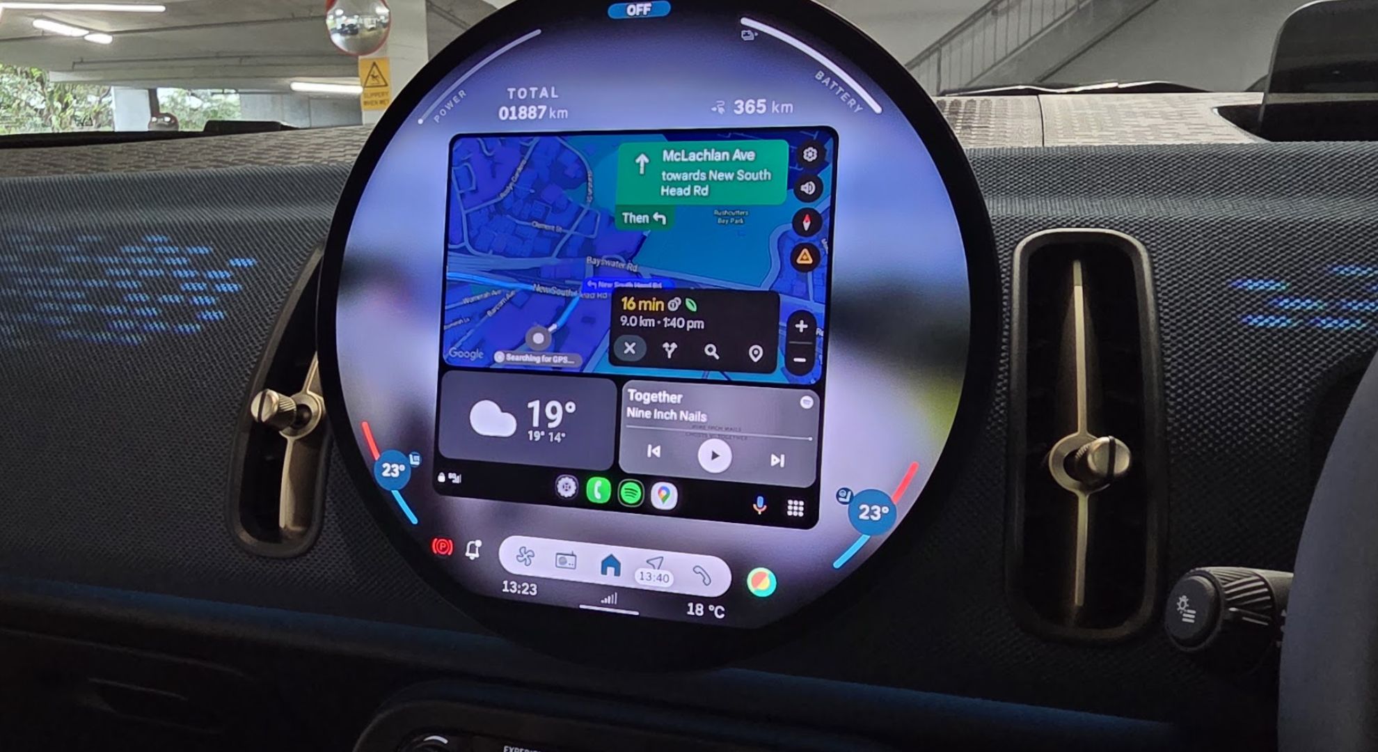 The Mini Countryman's interior display