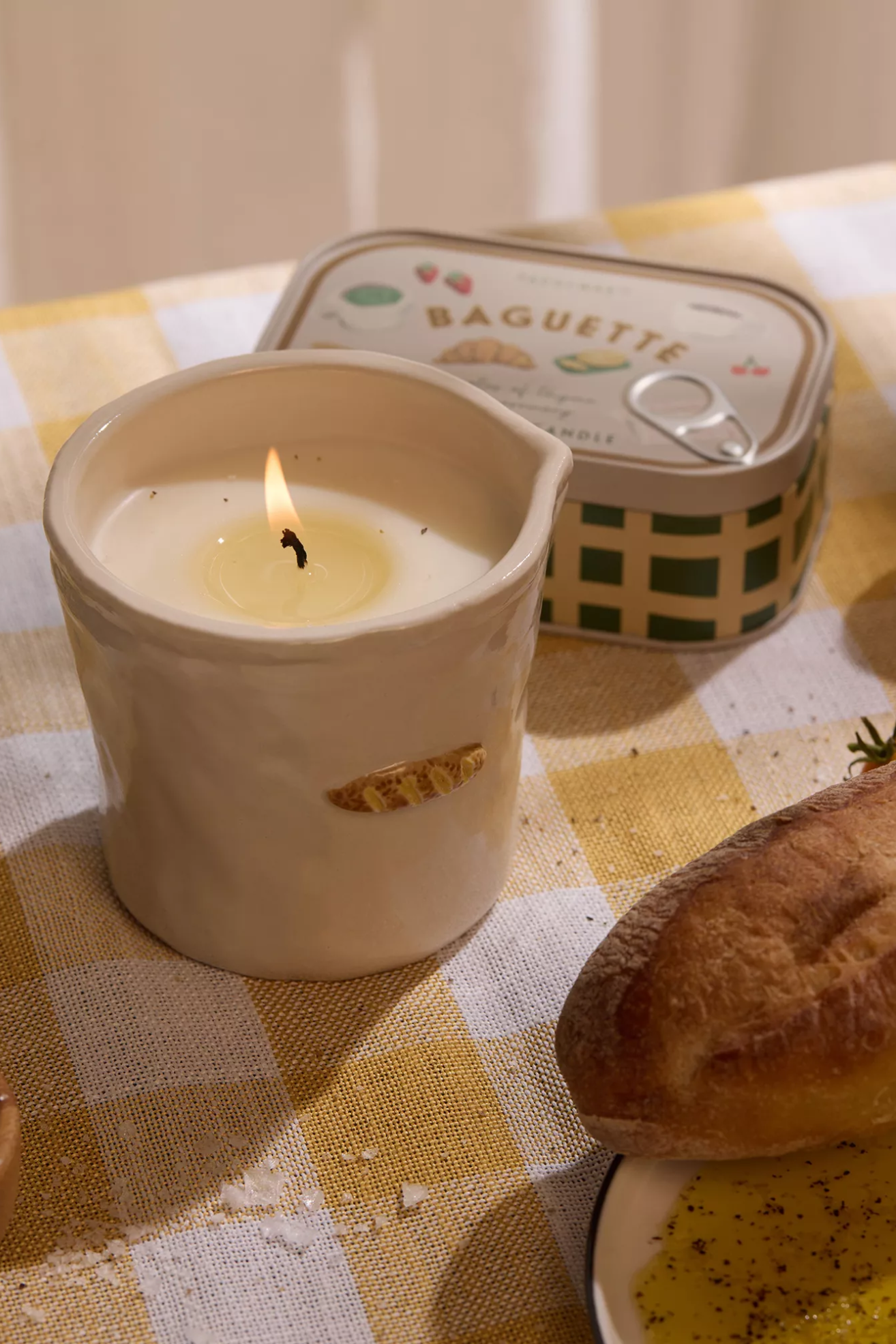 A baguette-scented candle