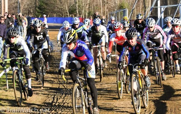 Series leader Andrea Smith (Ladies First Racing) gets the hole shot