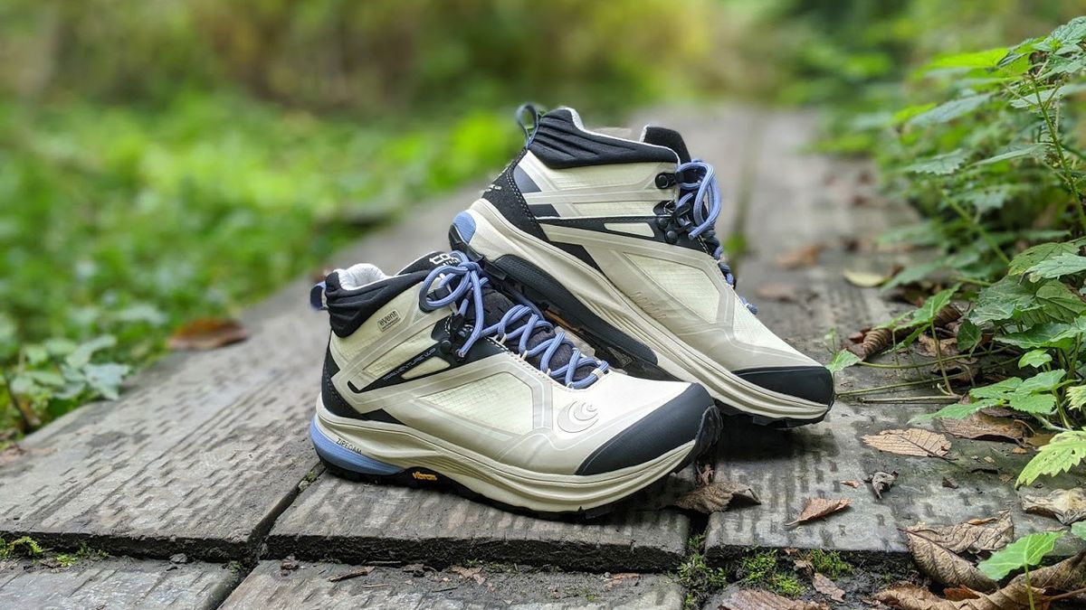 topo hiking shoes