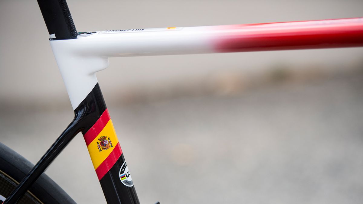 Luis Leon Sanchez's Spanish champion's themed Wilier Zero SLR