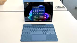 Unidade de demonstração do Microsoft Surface Pro 11
