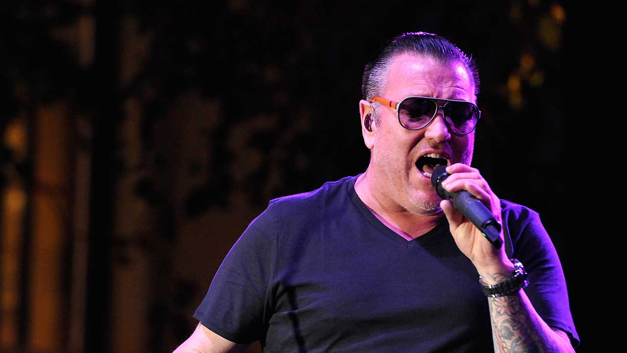 Smash Mouth singer Steve Harwell retires after footage of chaotic show ...