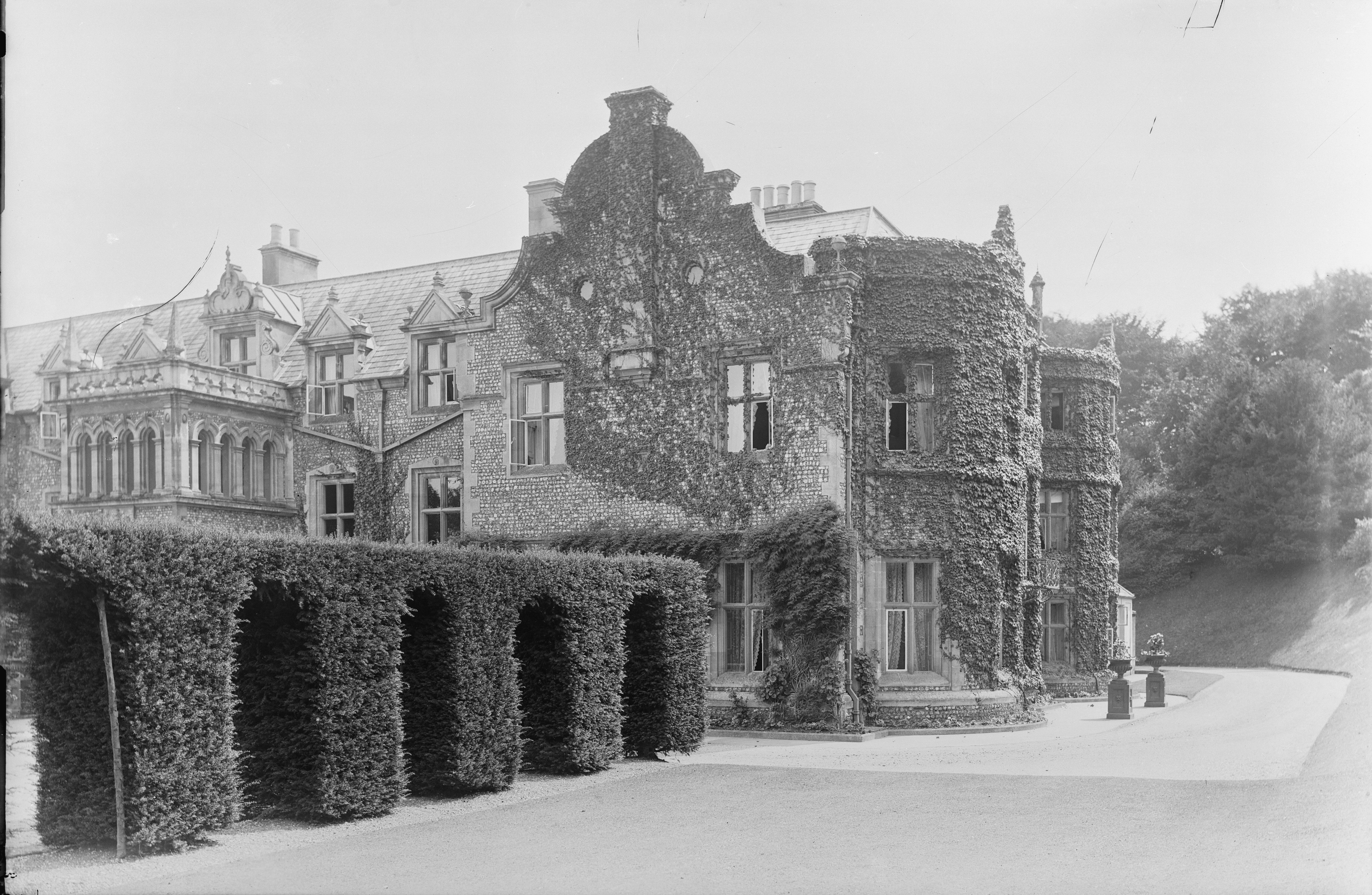 Muntham Court