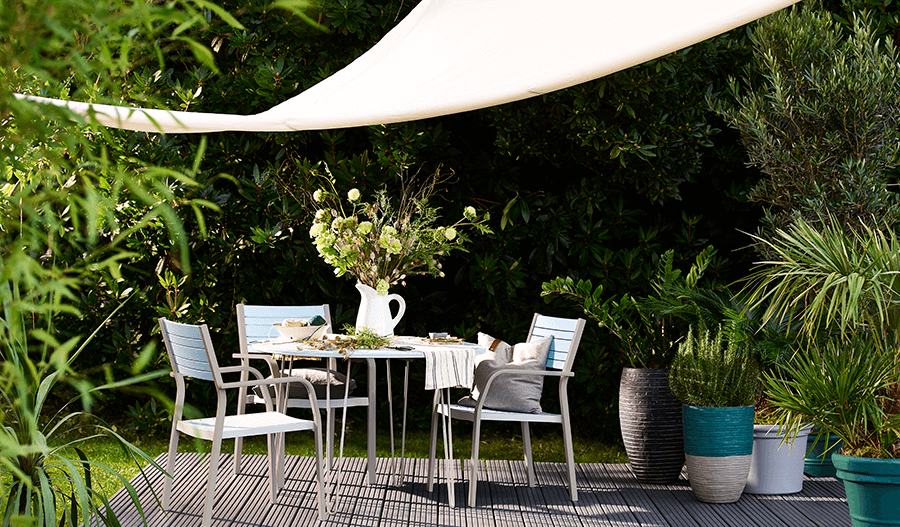 White fabric garden canopy for more privacy in the garden