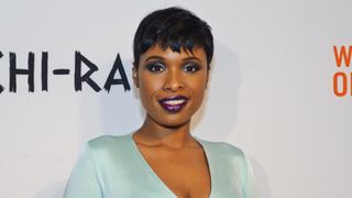 Jennifer Hudson with short hairstyle for thick hair
