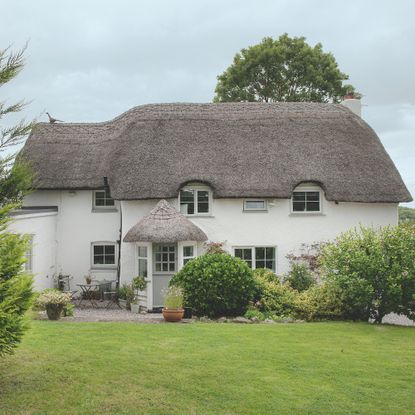 Step inside this charming 1700s thatched cottage full of understated ...